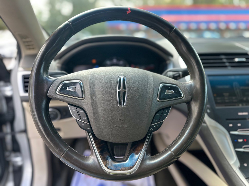 2016 Lincoln MKZ Image 15