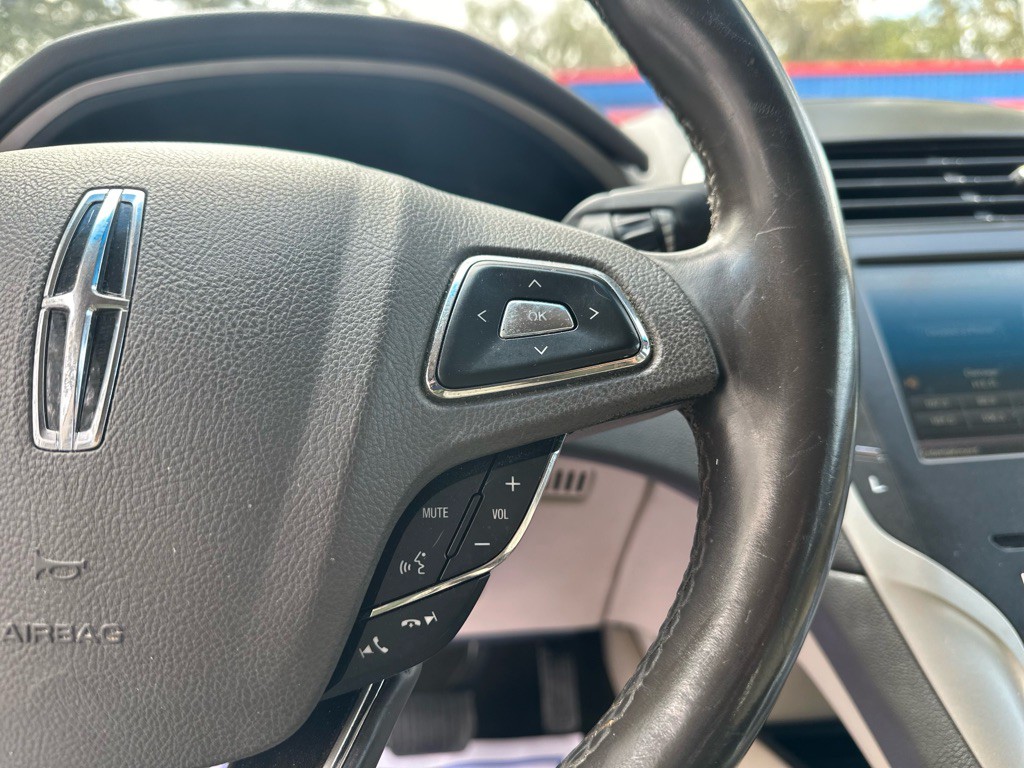2016 Lincoln MKZ Image 17