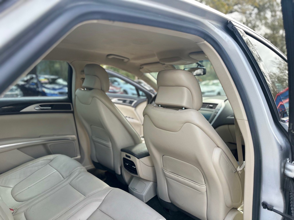 2016 Lincoln MKZ Image 25