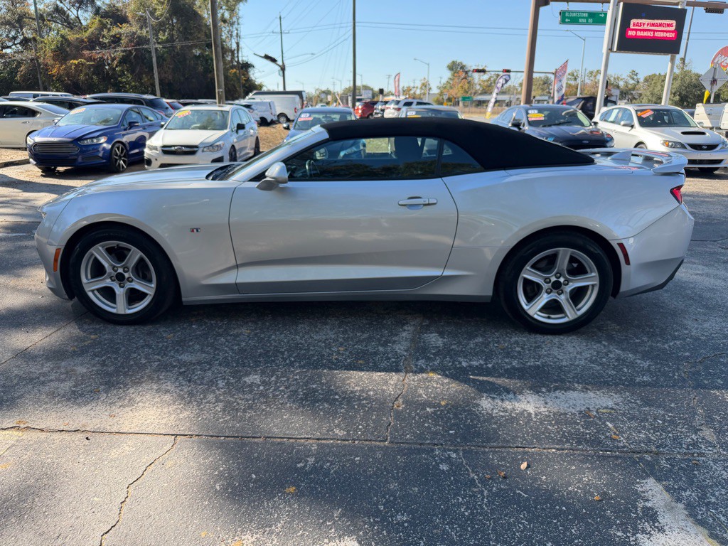 2018 Chevrolet Camaro Image 2