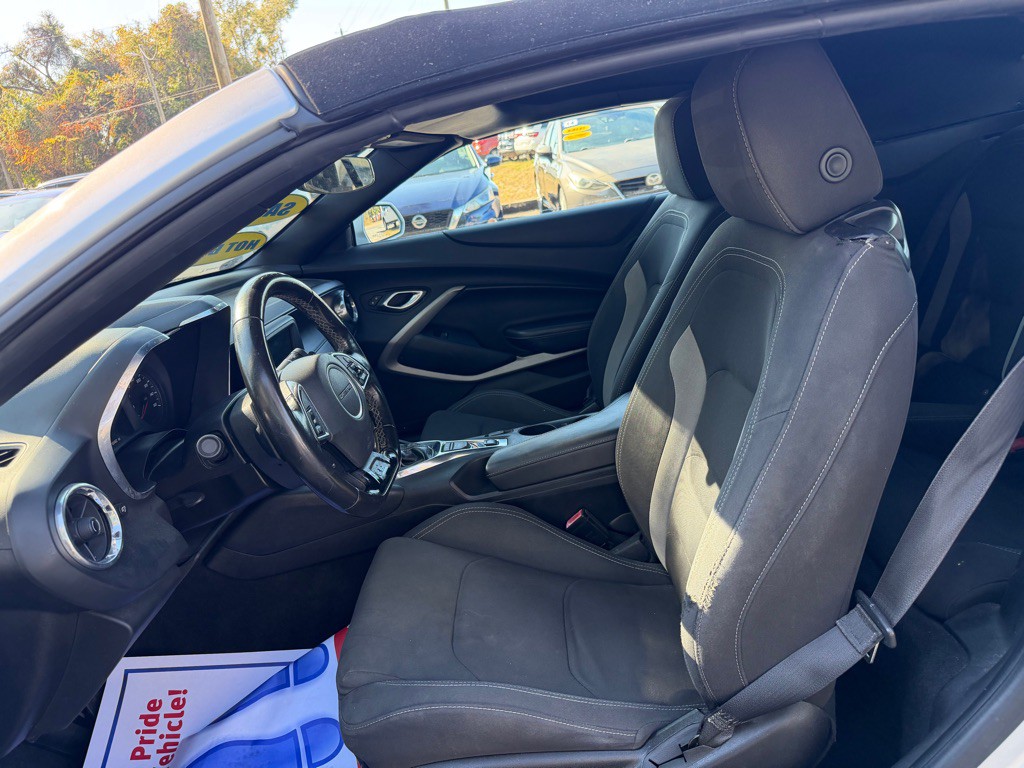 2018 Chevrolet Camaro Image 11