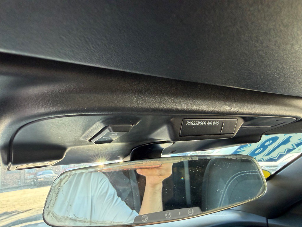 2018 Chevrolet Camaro Image 17