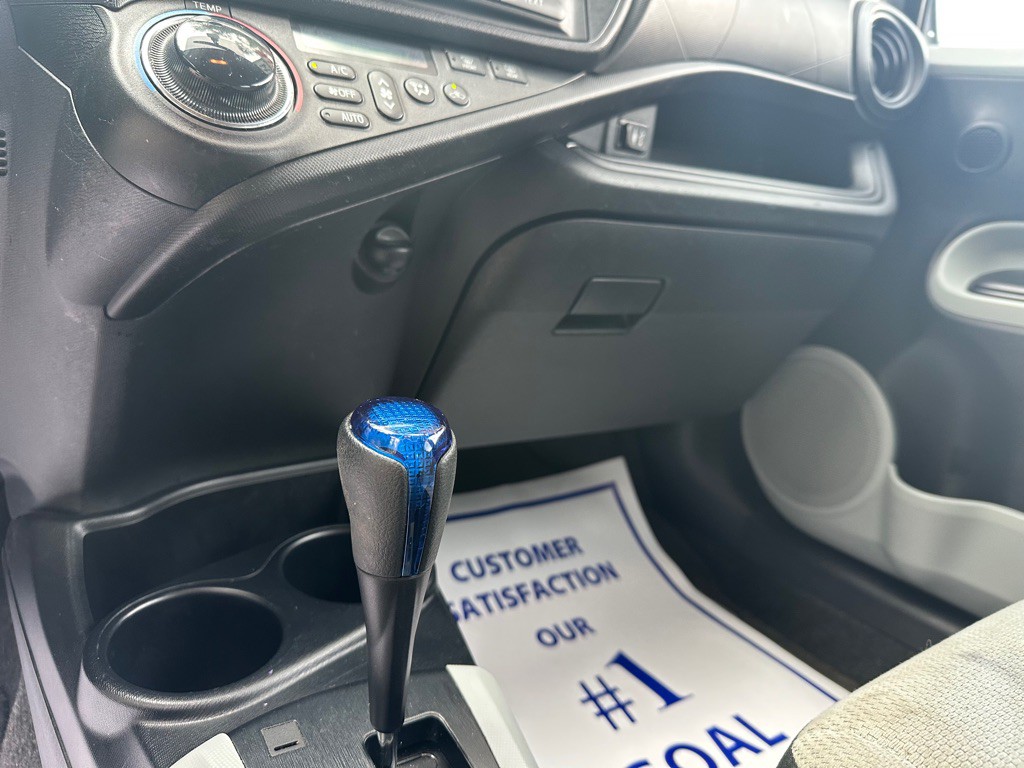 2014 Toyota Prius Image 14