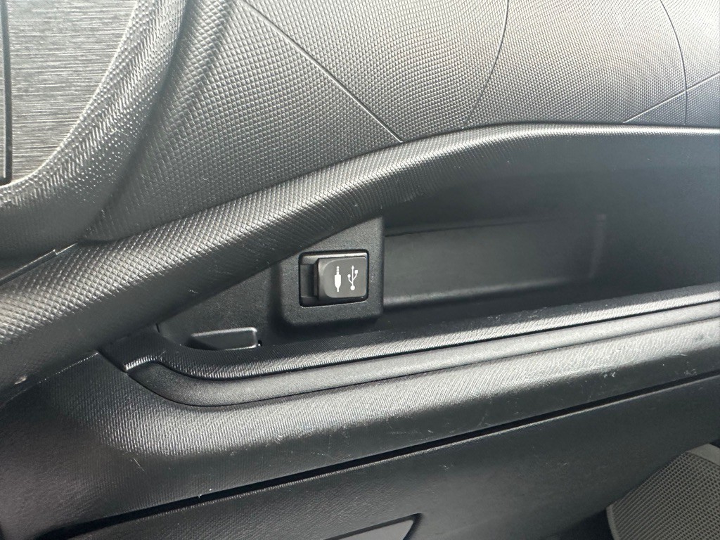2014 Toyota Prius Image 15