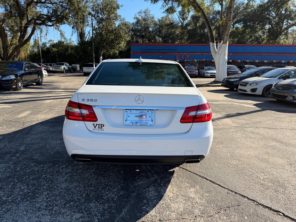 2013 Mercedes-Benz E-Class Image 4