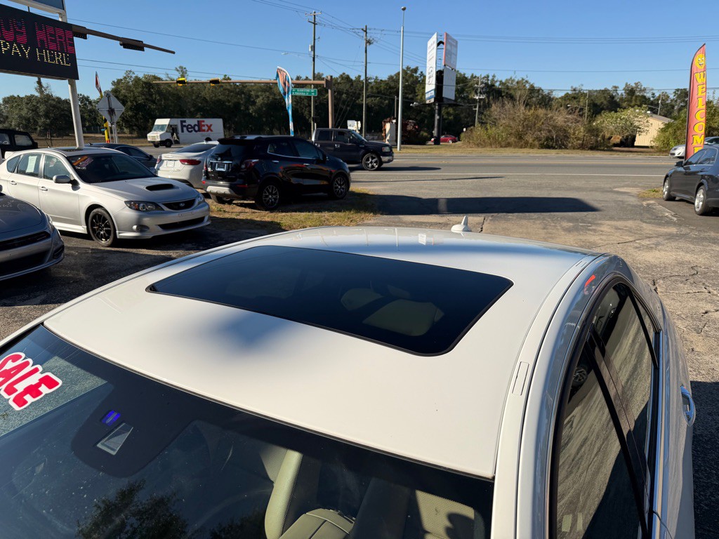 2013 Mercedes-Benz E-Class Image 8