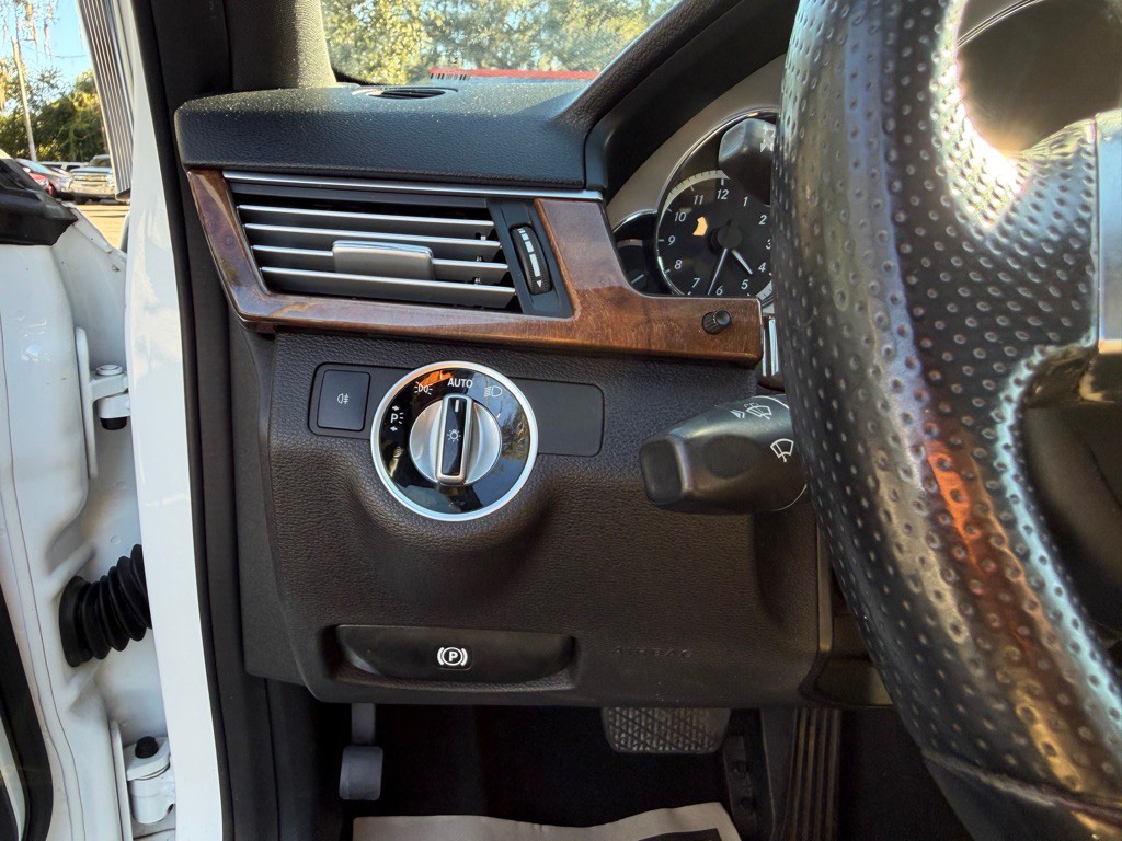 2013 Mercedes-Benz E-Class Image 13