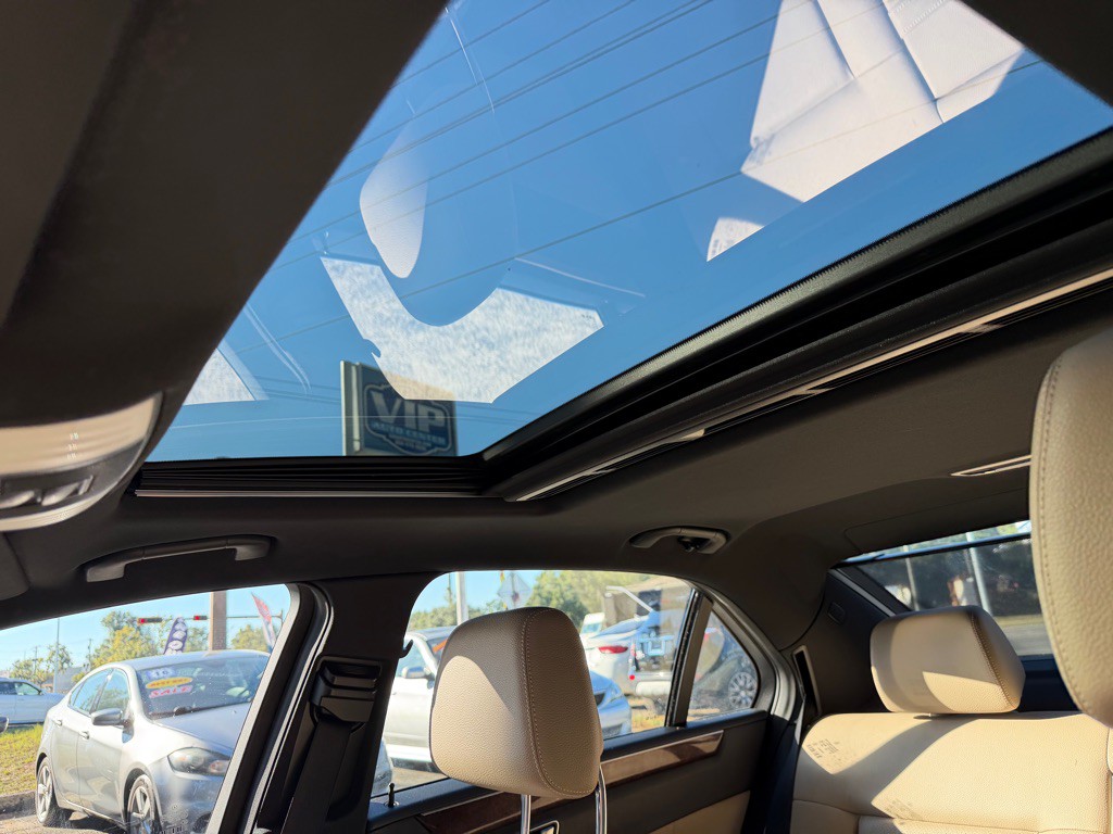 2013 Mercedes-Benz E-Class Image 16