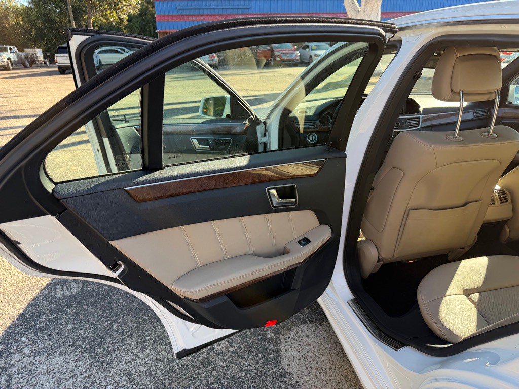 2013 Mercedes-Benz E-Class Image 17