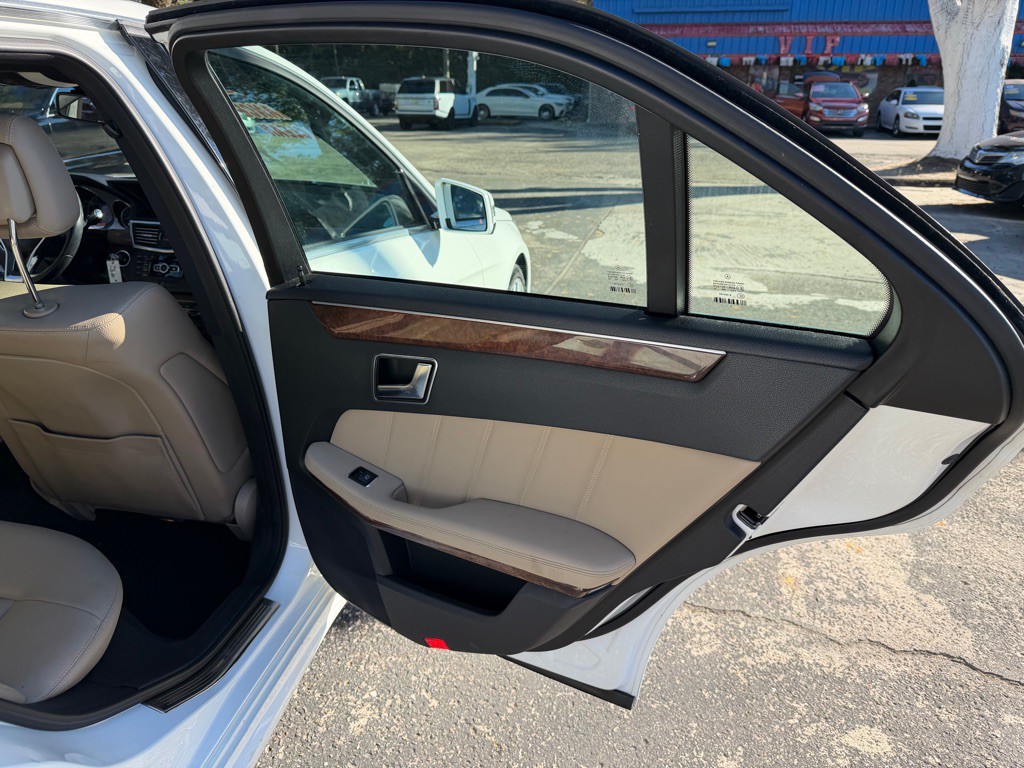 2013 Mercedes-Benz E-Class Image 19