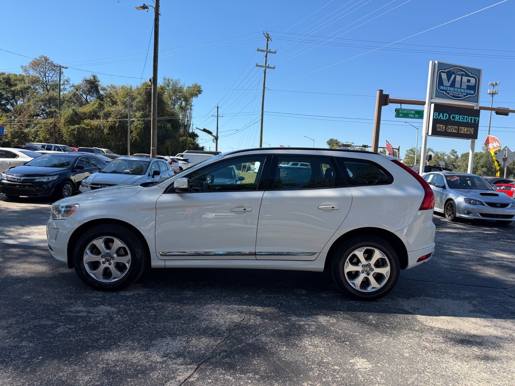 2016 Volvo XC60 Image 2