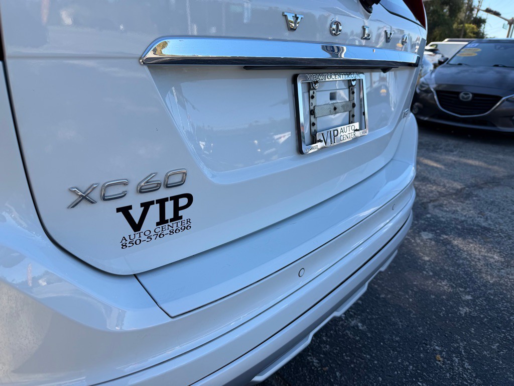 2016 Volvo XC60 Image 10