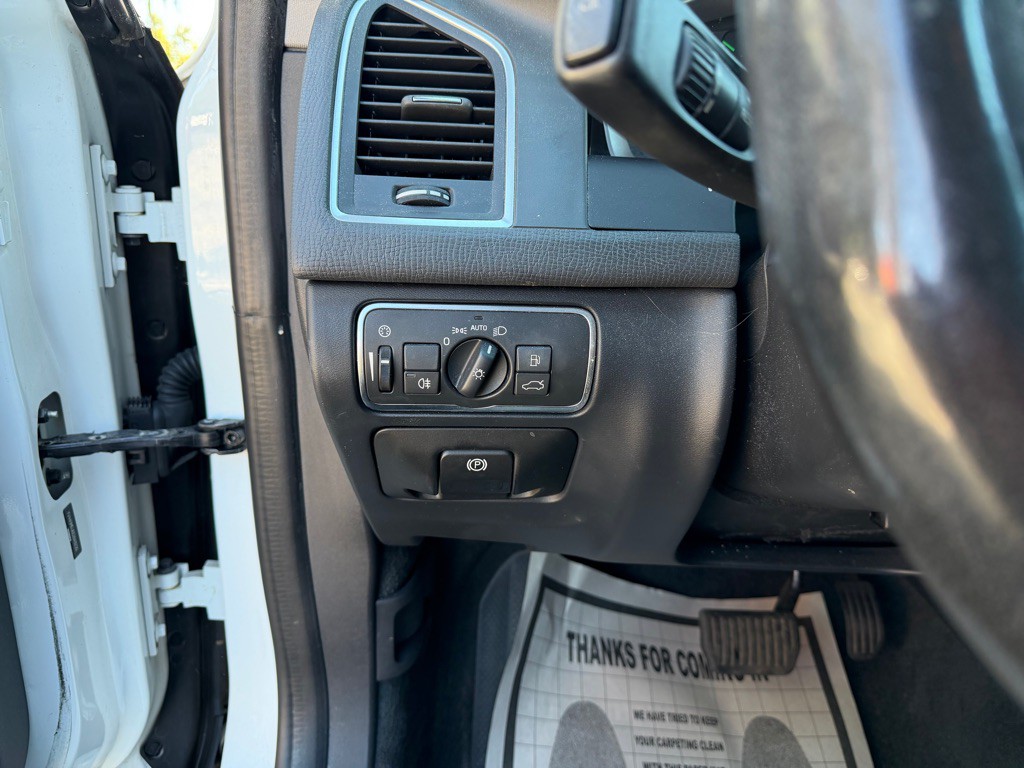 2016 Volvo XC60 Image 15