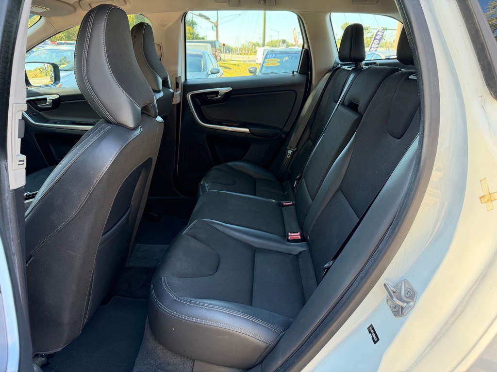 2016 Volvo XC60 Image 20
