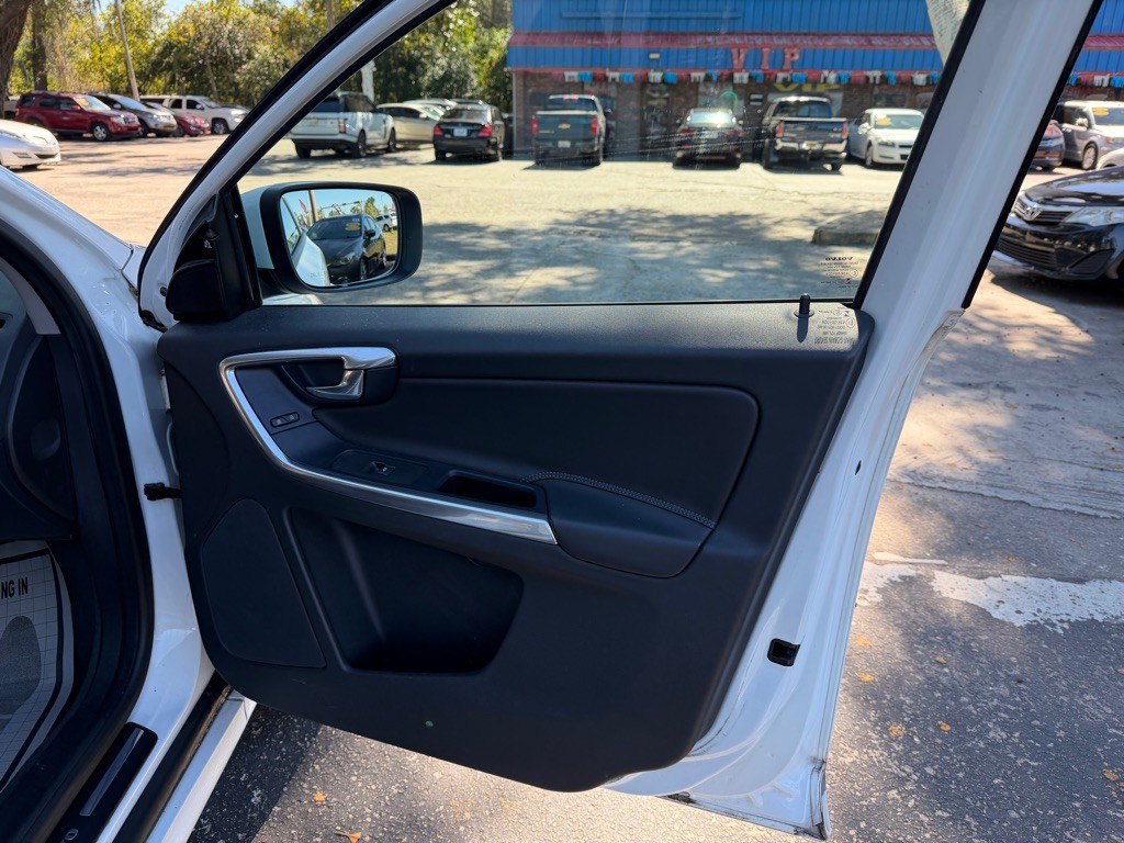 2016 Volvo XC60 Image 23