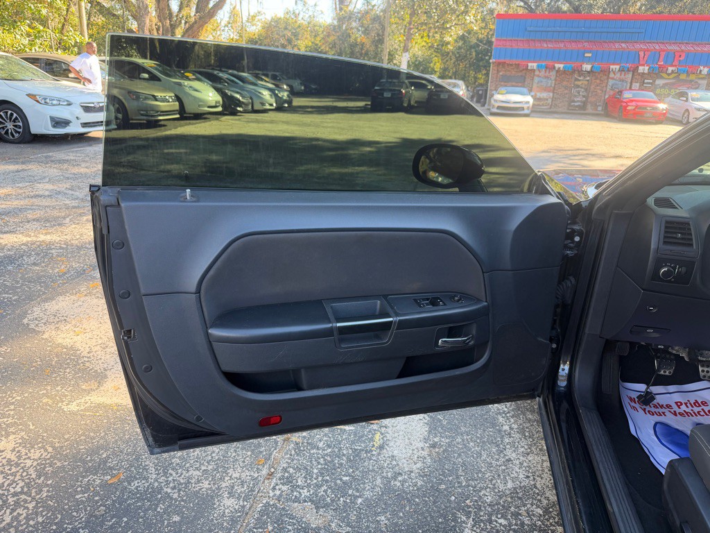 2014 Dodge Challenger Image 9