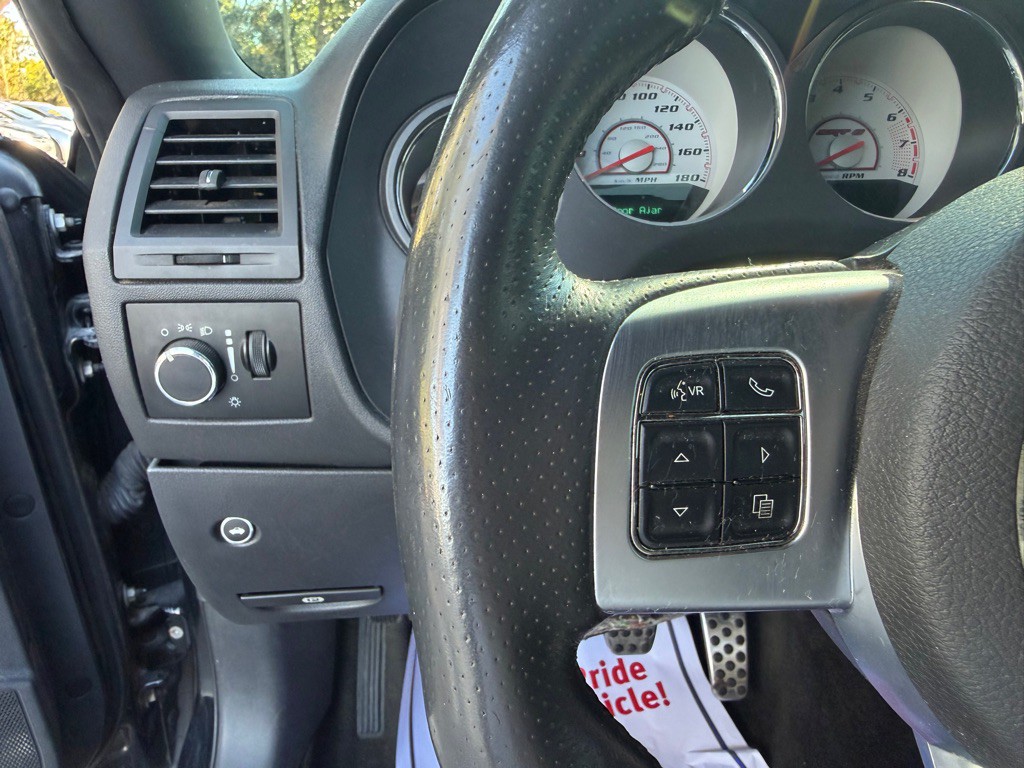 2014 Dodge Challenger Image 12