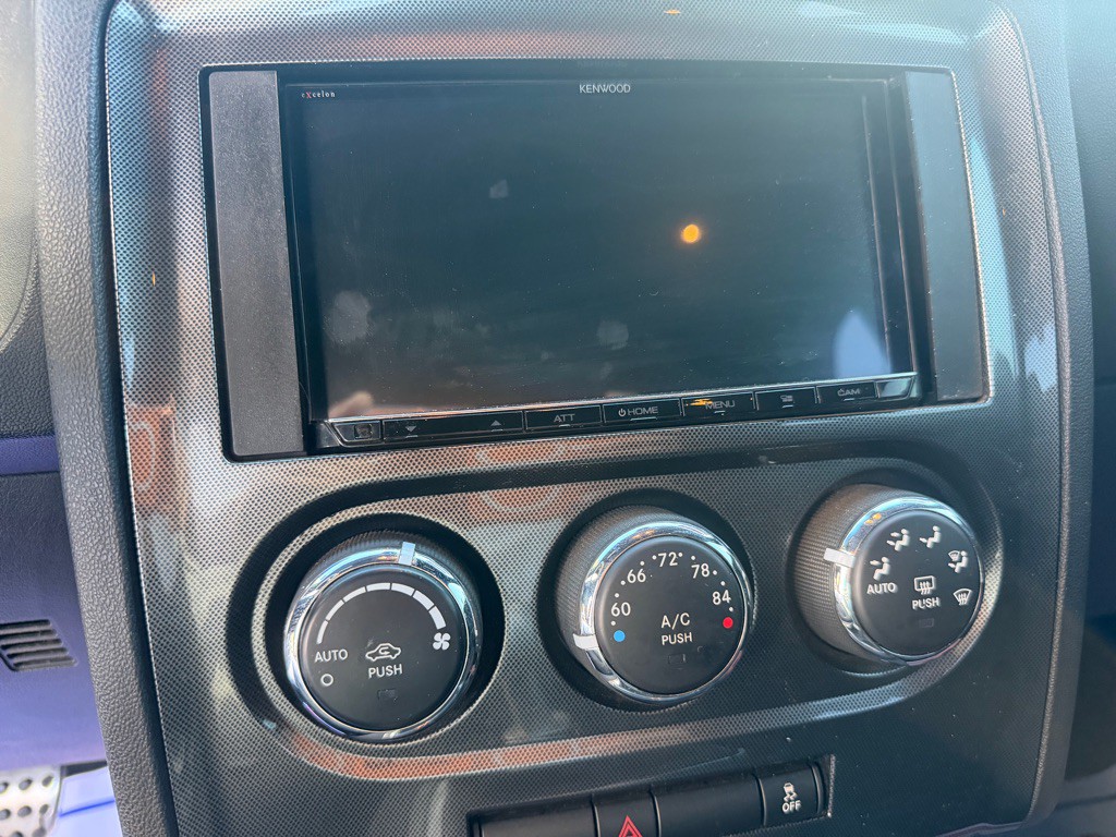 2014 Dodge Challenger Image 15