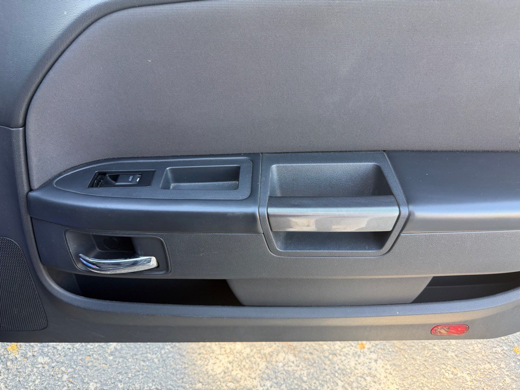 2014 Dodge Challenger Image 22