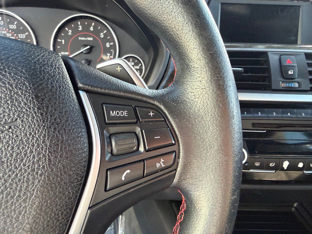 2016 BMW 3 Series Image 12