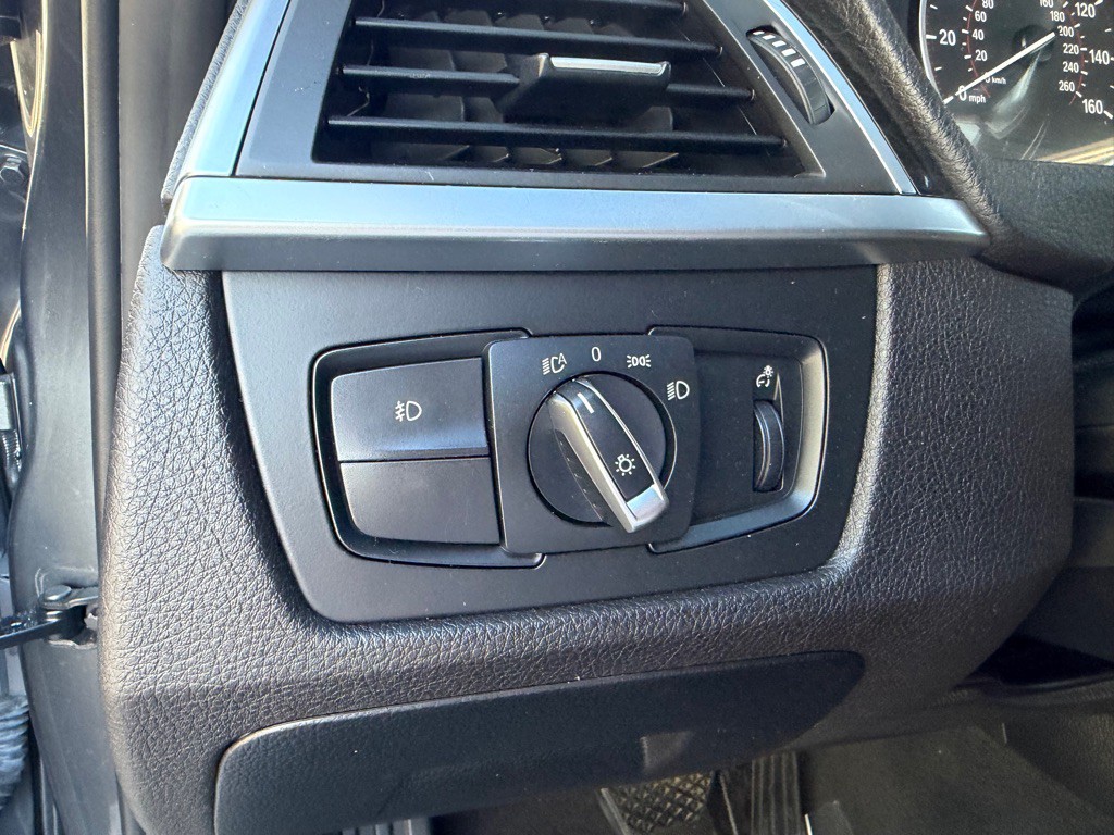 2016 BMW 3 Series Image 14