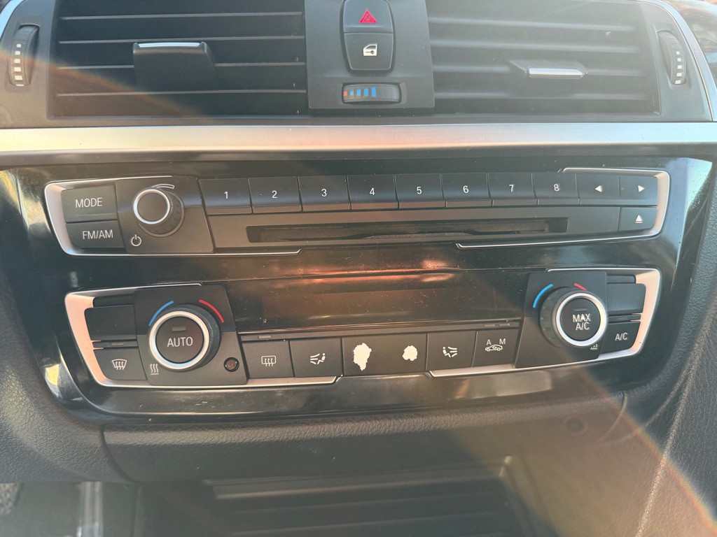 2016 BMW 3 Series Image 17