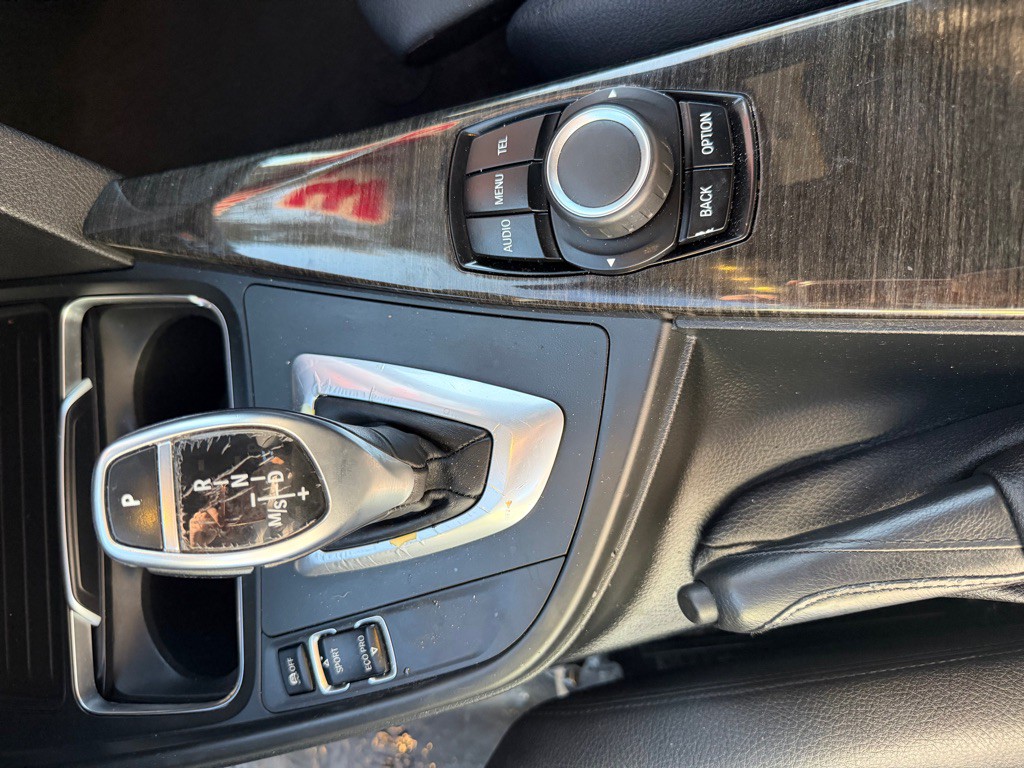 2016 BMW 3 Series Image 18