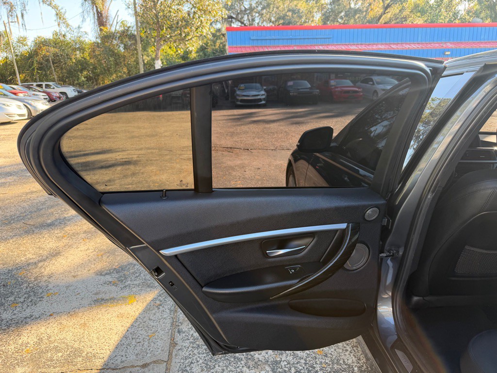 2016 BMW 3 Series Image 20