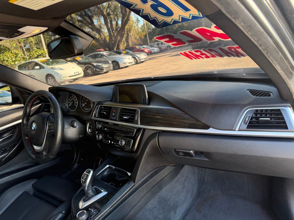 2016 BMW 3 Series Image 27