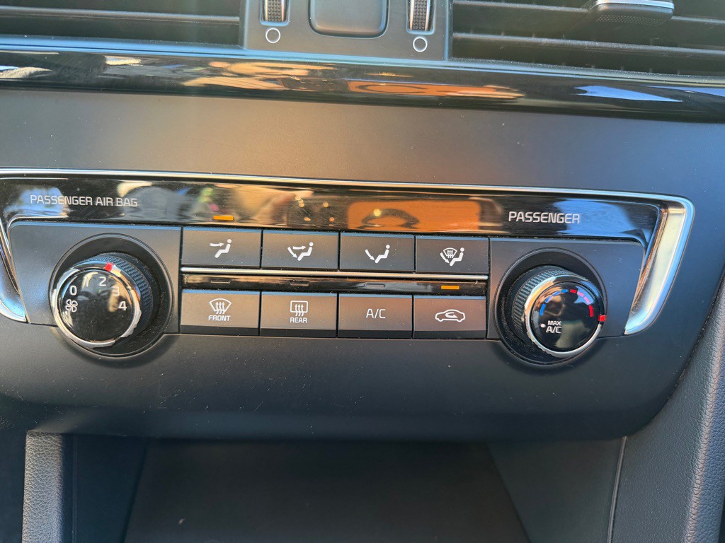 2016 Kia Optima Image 24