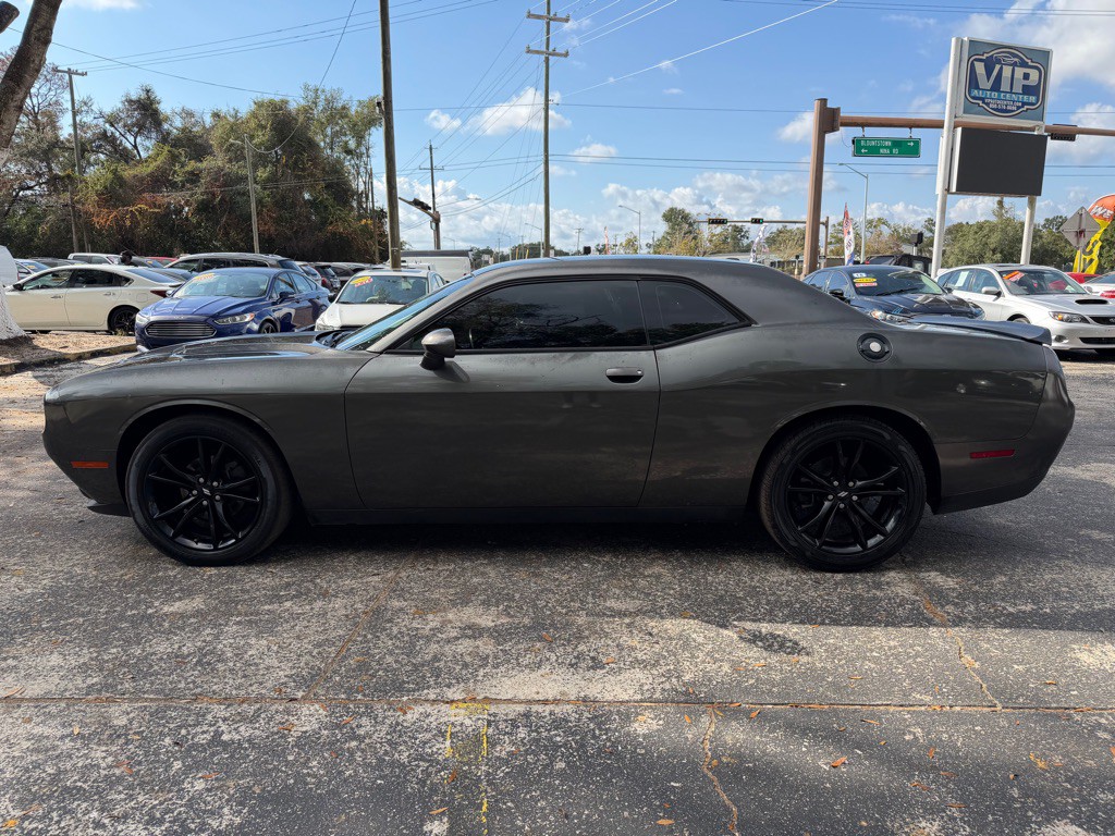 2018 Dodge Challenger Image 2