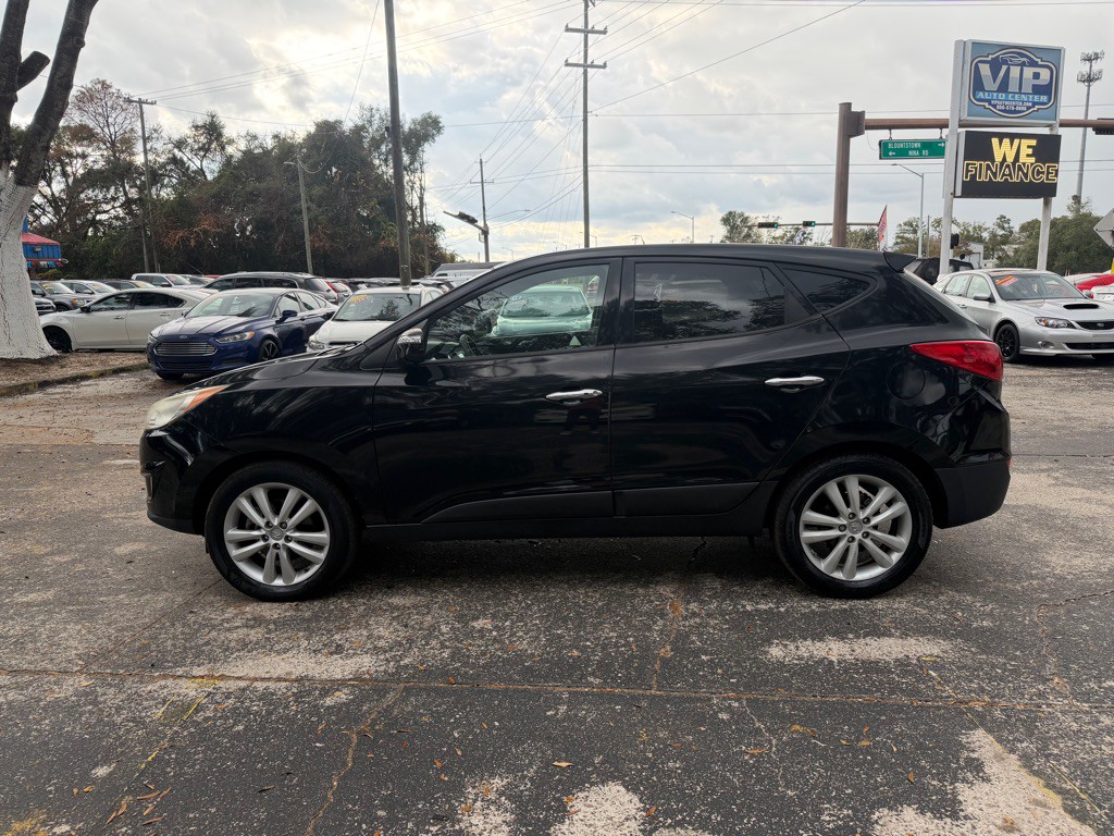 2013 Hyundai Tucson Image 2