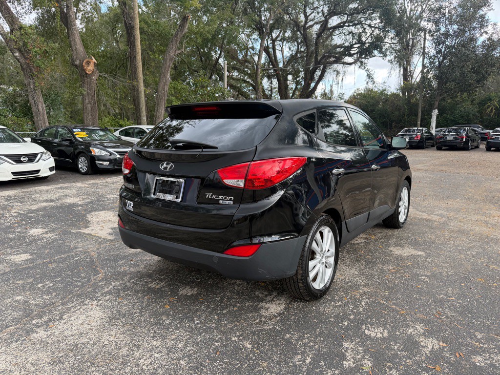 2013 Hyundai Tucson Image 8