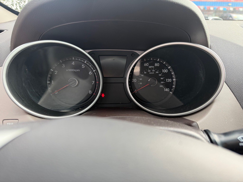 2013 Hyundai Tucson Image 24