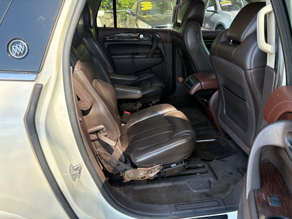 2013 Buick Enclave Image 13