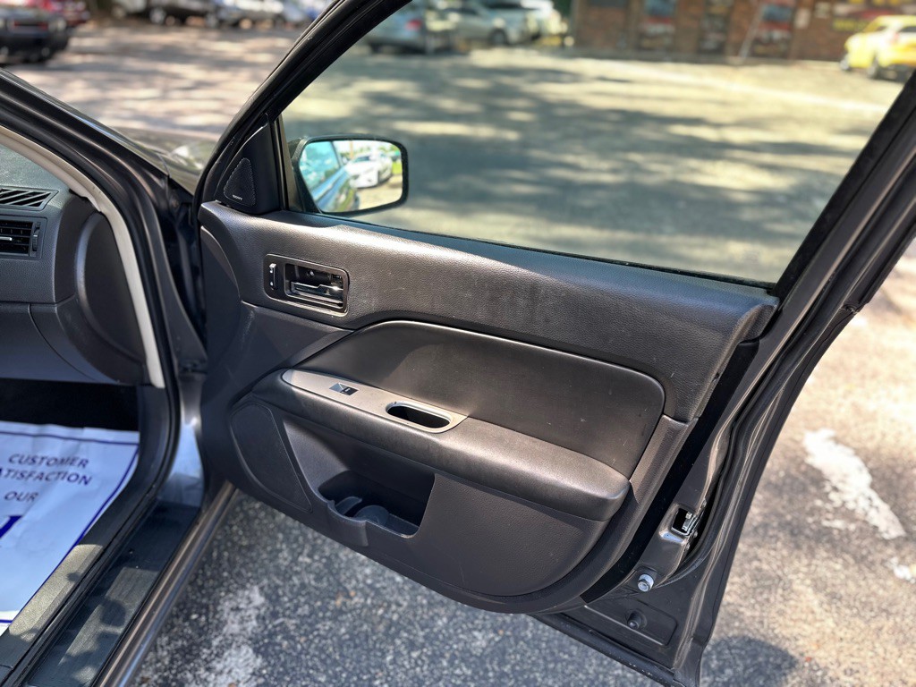 2012 Ford Fusion Image 18