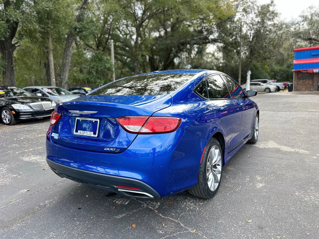 2015 Chrysler 200 Image 5