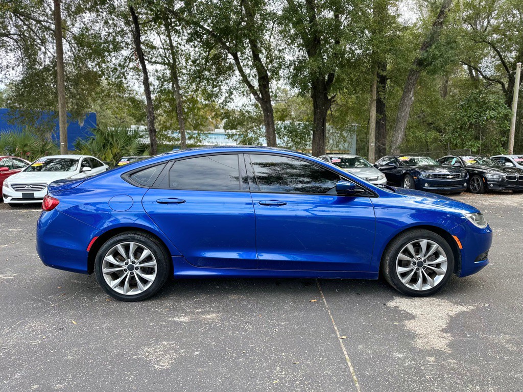 2015 Chrysler 200 Image 6