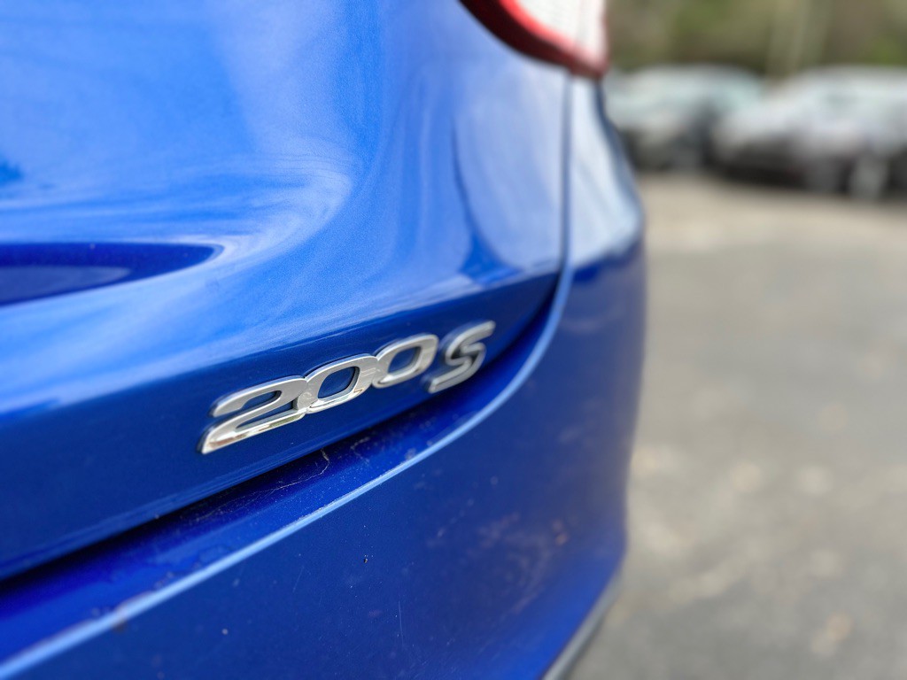 2015 Chrysler 200 Image 11