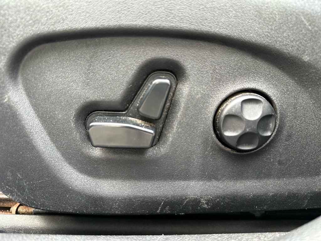 2015 Chrysler 200 Image 14