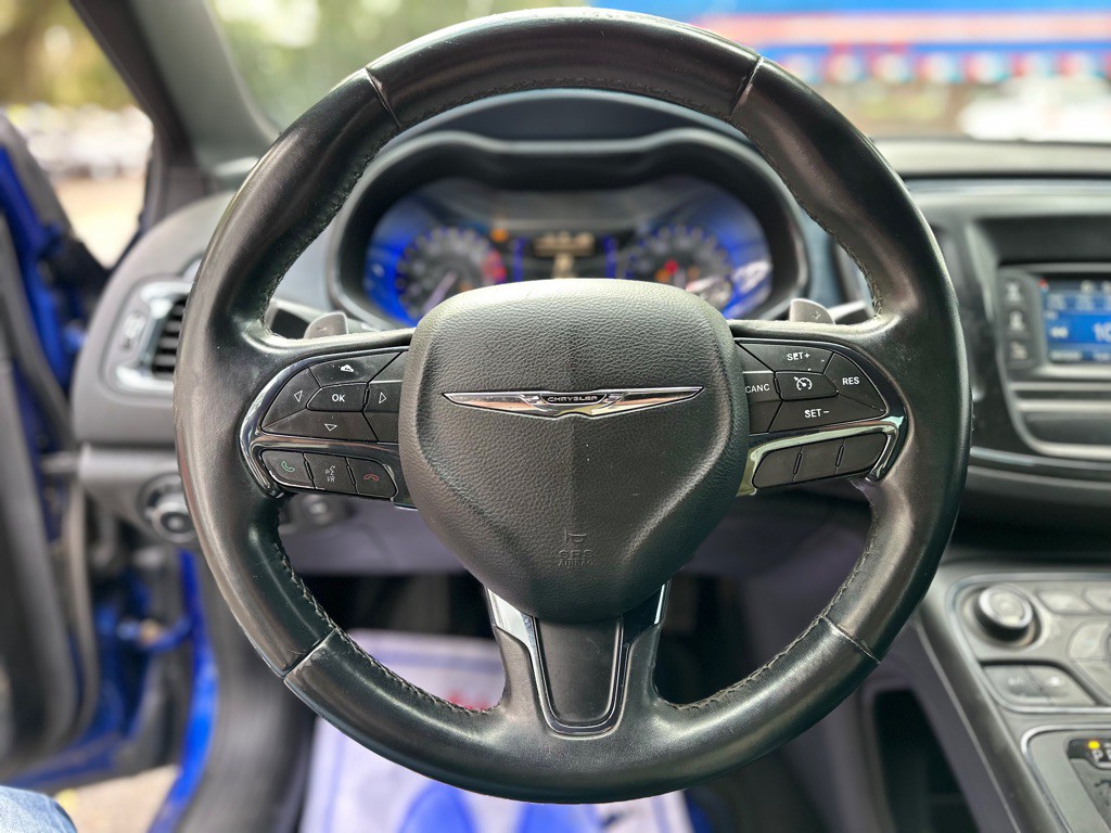 2015 Chrysler 200 Image 15