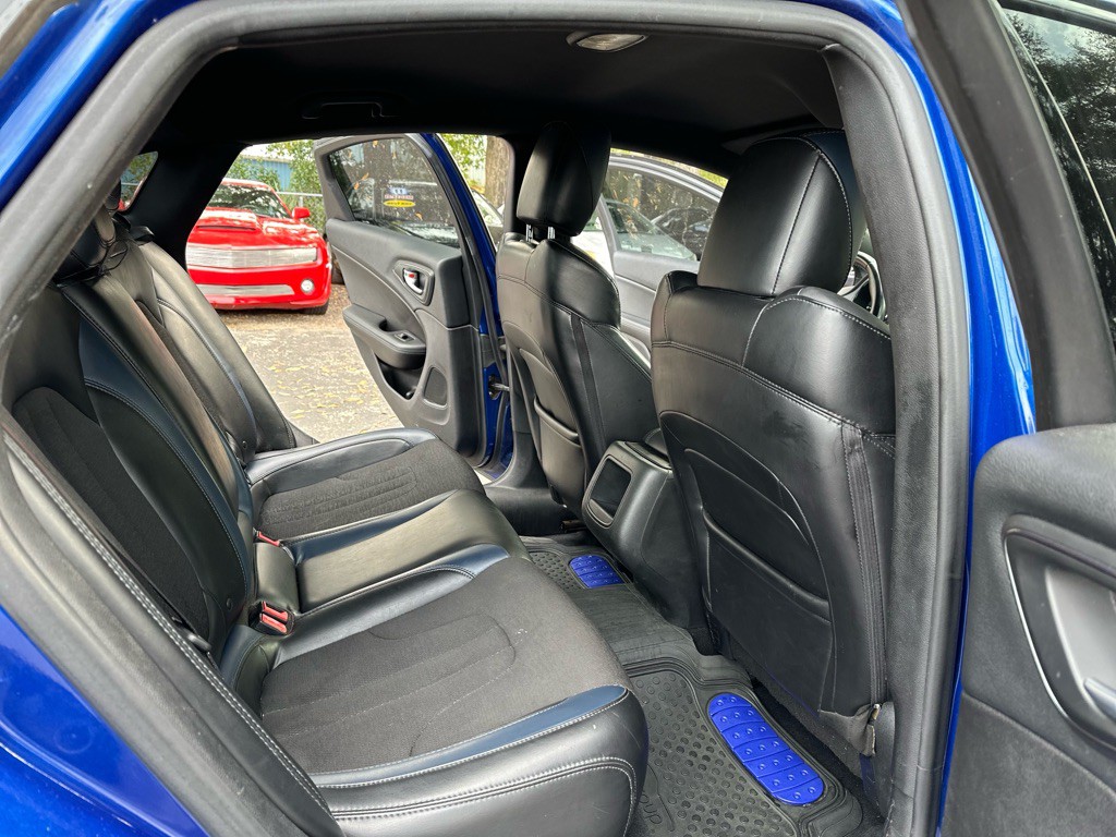 2015 Chrysler 200 Image 26
