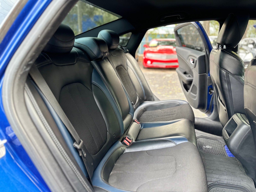 2015 Chrysler 200 Image 27