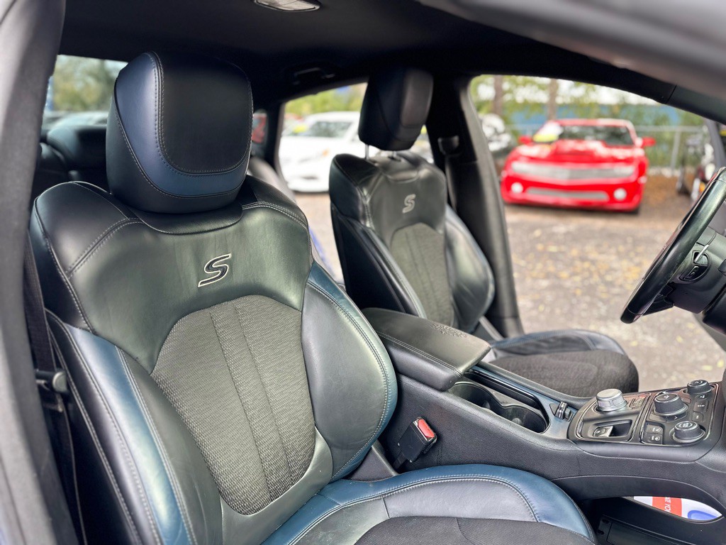 2015 Chrysler 200 Image 31