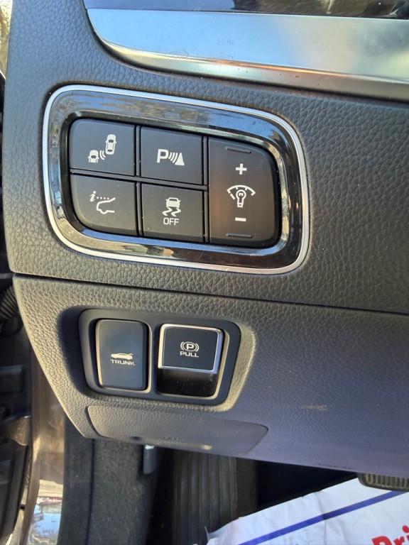 2016 Hyundai Equus Image 20