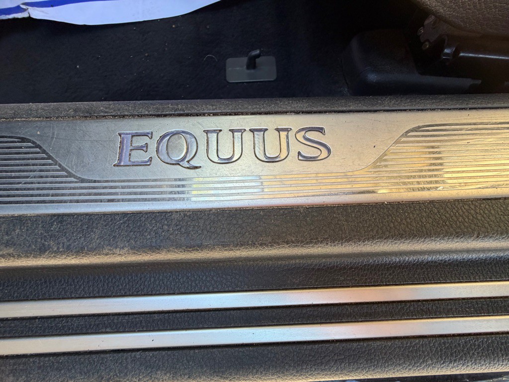 2016 Hyundai Equus Image 30