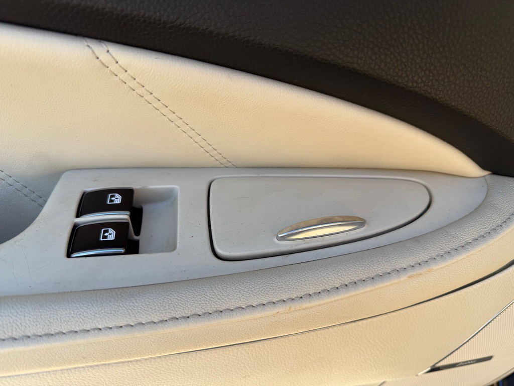 2016 Hyundai Equus Image 33