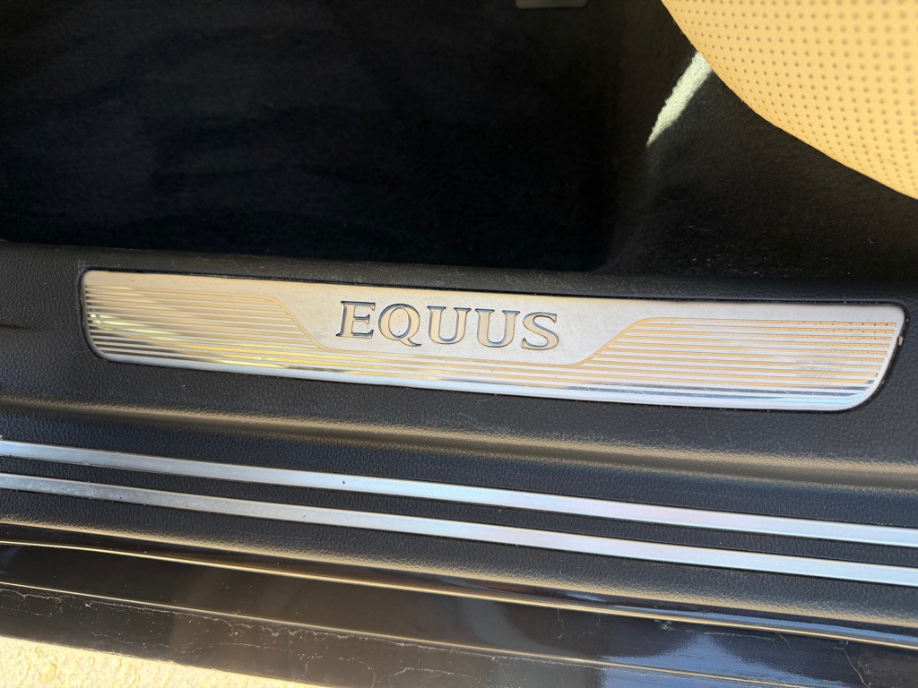 2016 Hyundai Equus Image 35