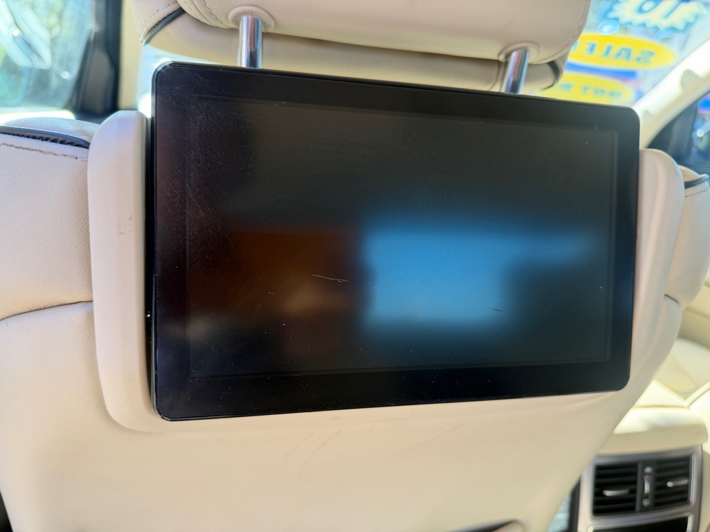 2016 Hyundai Equus Image 37