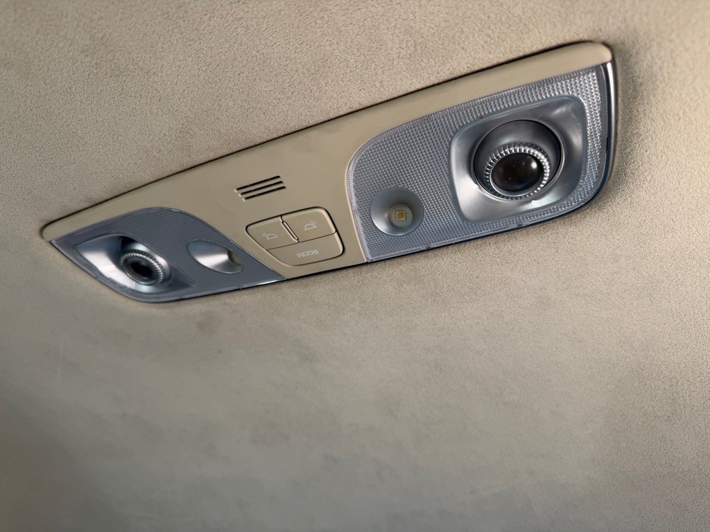 2016 Hyundai Equus Image 40